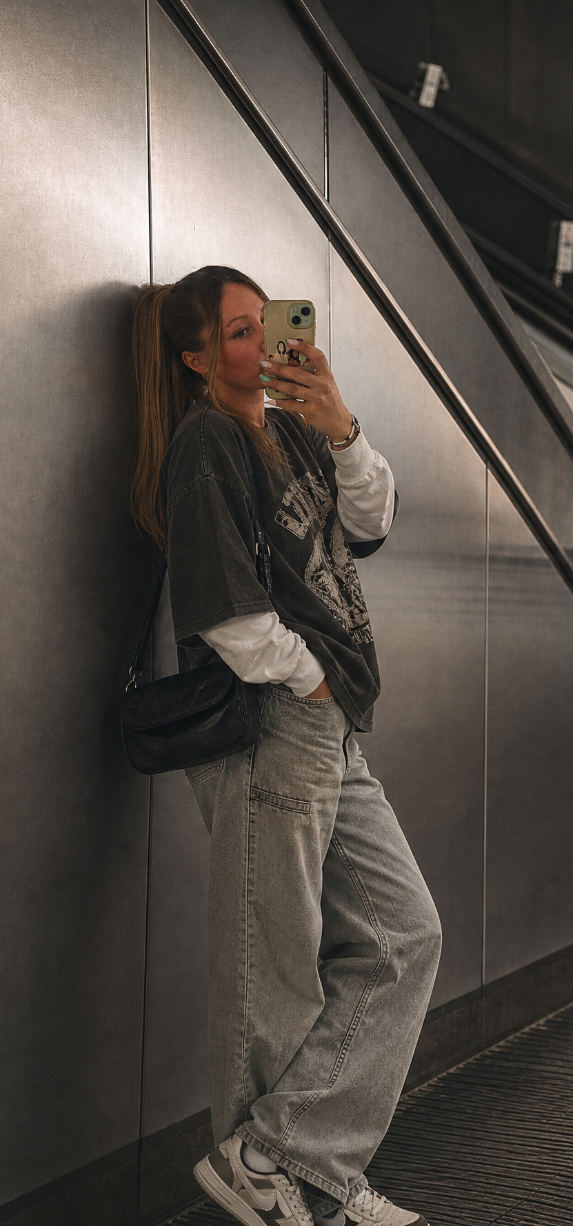 porte la Sleek en teinte Biscuit